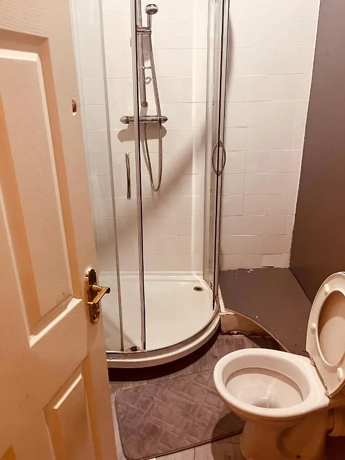 Apartment Modern Large Studio London